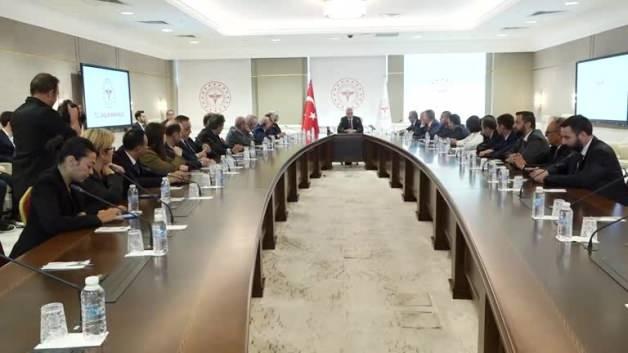 Sağlık Bakanı Memişoğlu medya mensuplarıyla bir araya geldi… Sağlık Bakanı Memişoğlu medya mensuplarıyla bir araya geldi…