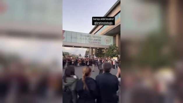 İstanbul Barosu’nda peş peşe skandallar! Seçim zaferini PKK sloganlarıyla kutladılar İstanbul Barosu’nda peş peşe skandallar! Seçim zaferini PKK sloganlarıyla kutladılar