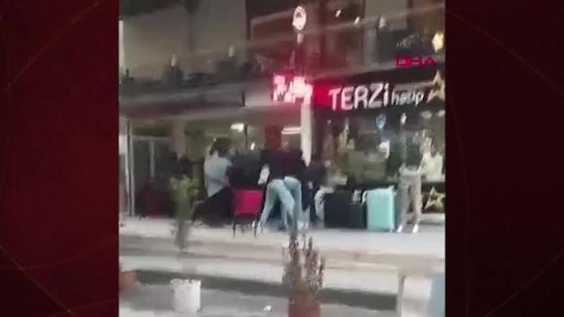 Kahvede ‘kirli okey takımı’ kavgası! 20 yaşındaki Barış hayatını kaybetti Kahvede ‘kirli okey takımı’ kavgası! 20 yaşındaki Barış hayatını kaybetti