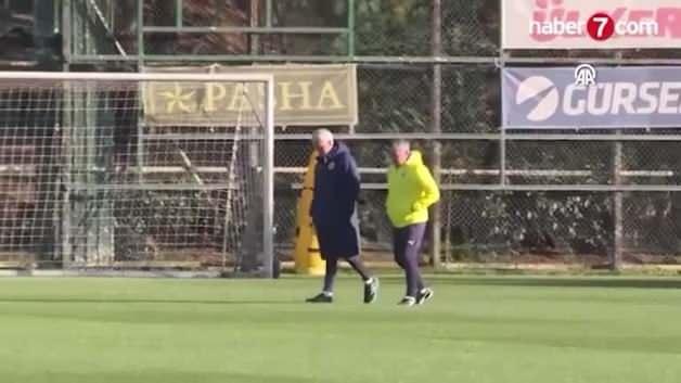 Fenerbahçe, Galatasaray derbisi öncesi tam kadro sahaya çıkıyor
