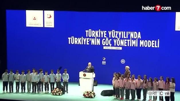 Cumhurbaşkanı Erdoğan, “Ülkemizde 4 milyon 33 bin göçmen var.” Cumhurbaşkanı Erdoğan, “Ülkemizde 4 milyon 33 bin göçmen var.”