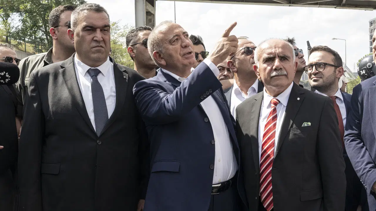 Kayyum Gürsel Tekin’den CHP’lilere giriş yasağı: 30 kişilik ‘liste’ vermiş! – Son Dakika Siyaset Haberleri