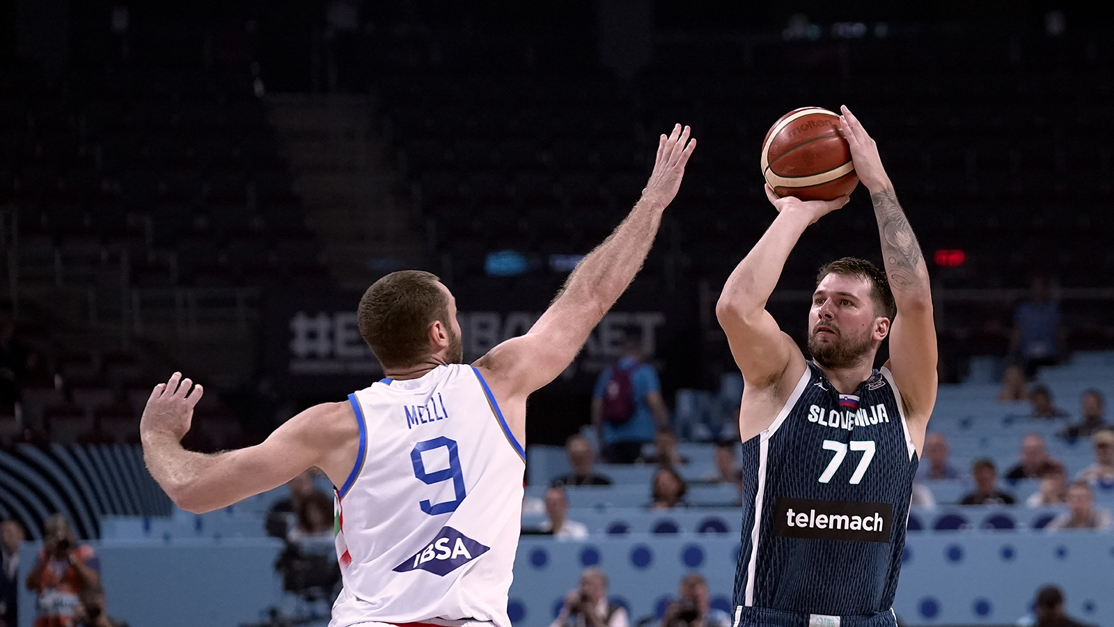 Luka Doncic tarihe geçti, Slovenya çeyrek final biletini kaptı