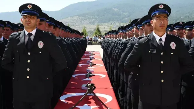 POMEM 2025 Yılı 33. Dönem 10 Bin Polis Alımı: Başvuru Şartları ve Tarihi Belli Oldu!