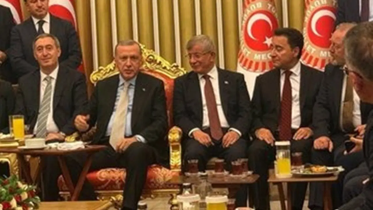 Erdoğan, Davutoğlu ve Babacan yıllar sonra bir arada – Son Dakika Siyaset Haberleri