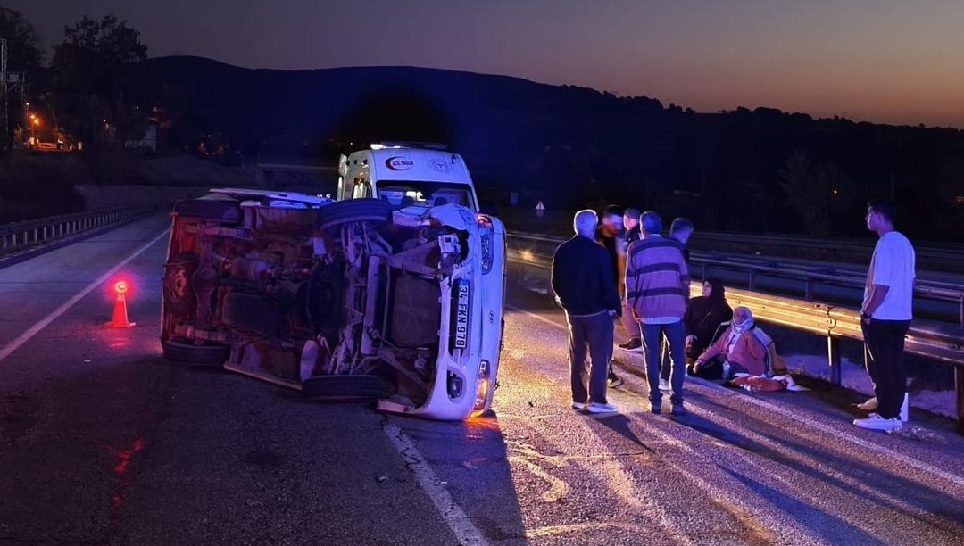 Otomobil ve minibüs çarpıştı: 9 yaralı