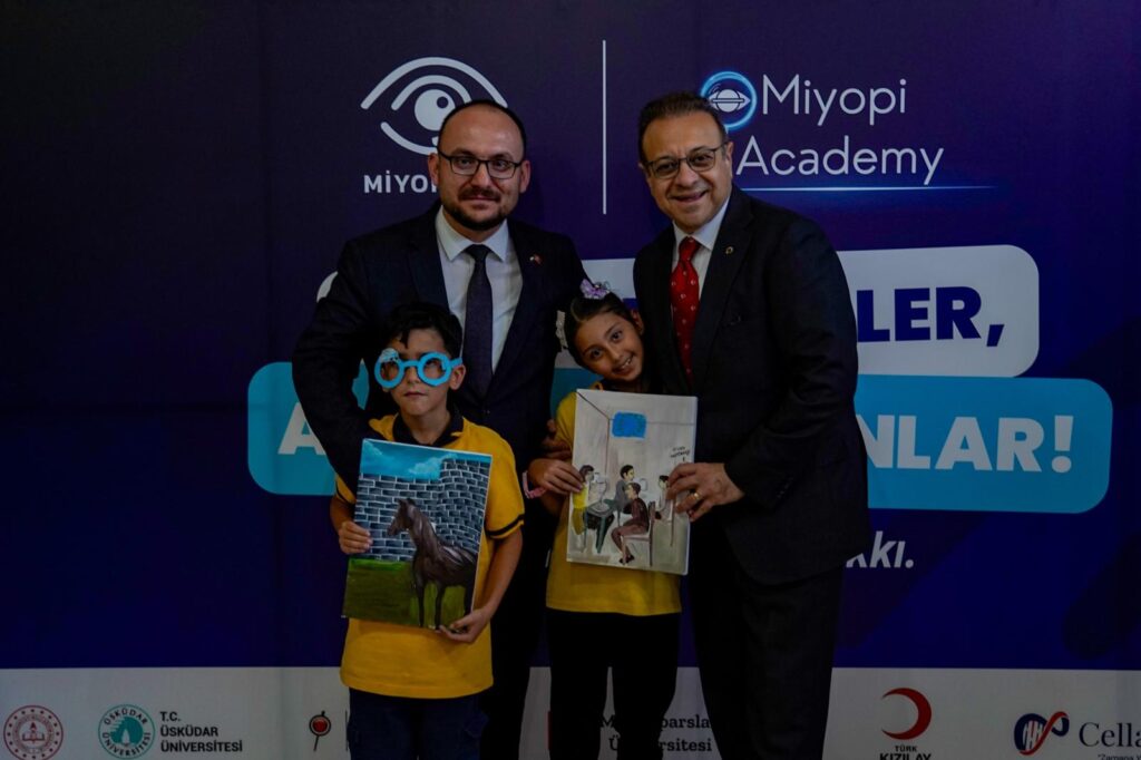 Öğrencilere göz taraması desteği Öğrencilere göz taraması desteği